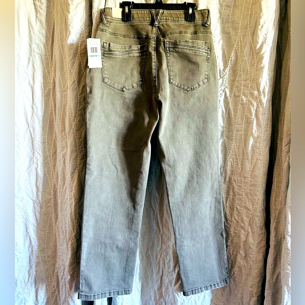 Democracy Women’s Gray Jeans size 8